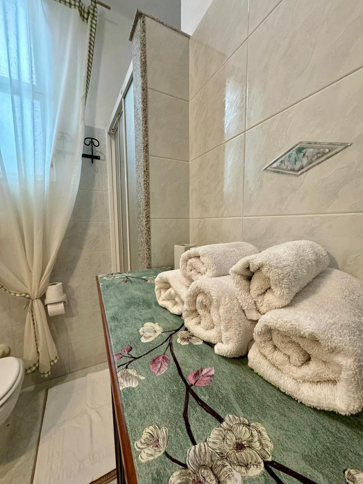 Ely House Apartment Monte Sant'Angelo Ngoại thất bức ảnh